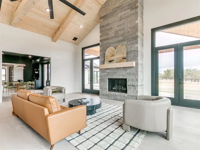 Photo 4 — 13517 Timber Ridge Lakes Boulevard, Yukon, OK 73099
