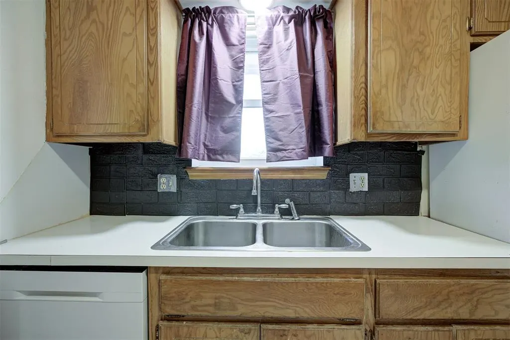 Photo 15 — 8801 Oakridge Drive, Midwest City, OK 73110