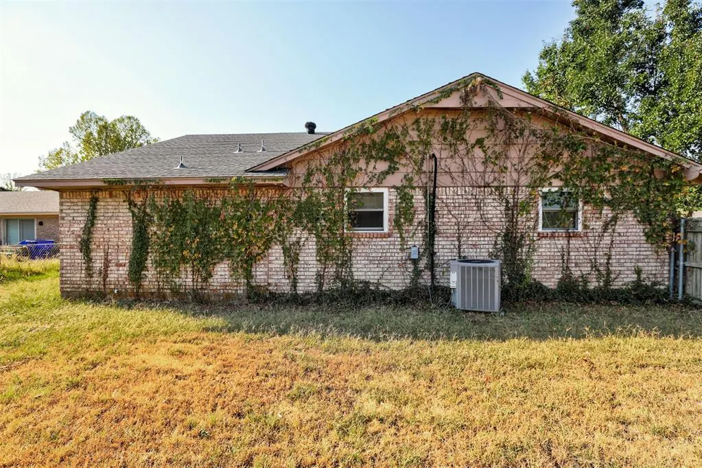 Photo 49 — 8801 Oakridge Drive, Midwest City, OK 73110