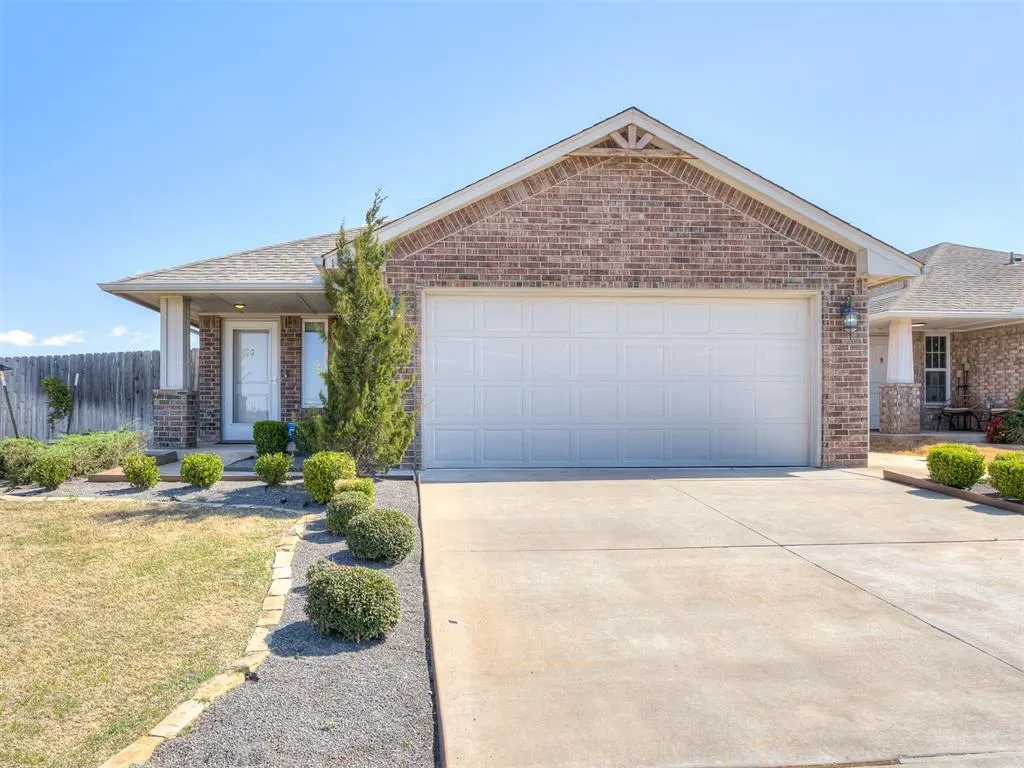 Front exterior — 19628 Brookville Drive, Edmond, OK 73012