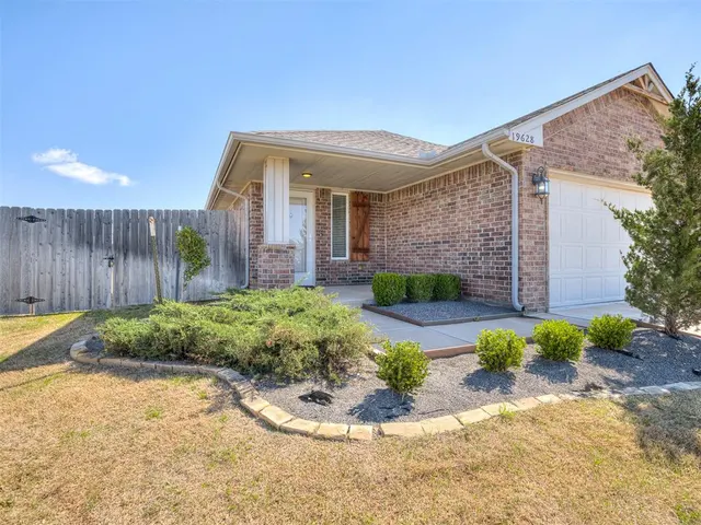 Photo 4 — 19628 Brookville Drive, Edmond, OK 73012