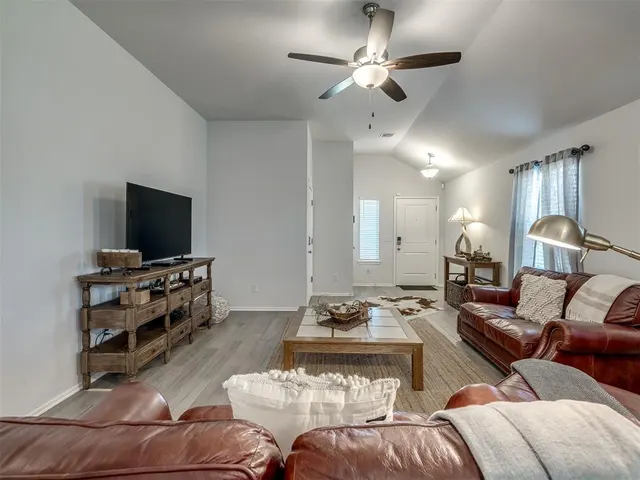 Photo 7 — 19628 Brookville Drive, Edmond, OK 73012