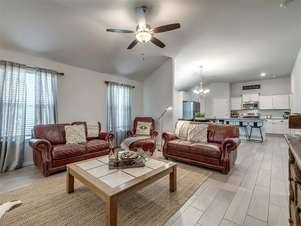 Photo 9 — 19628 Brookville Drive, Edmond, OK 73012