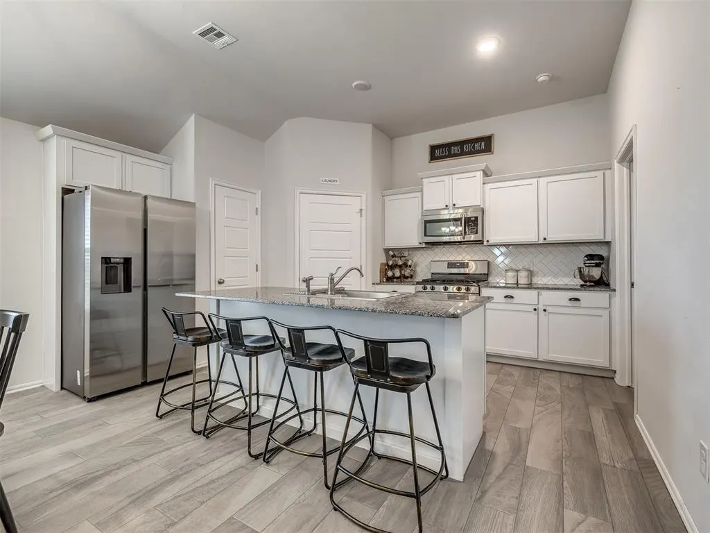 Photo 11 — 19628 Brookville Drive, Edmond, OK 73012
