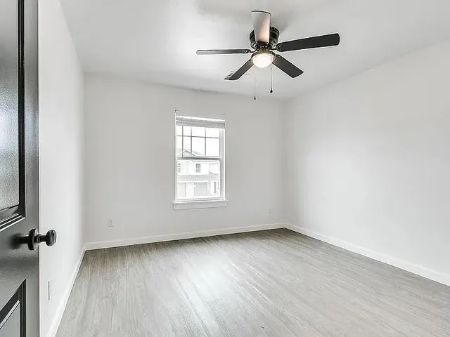 Photo 4 — 2203 SW SW 102nd Pl Place, Oklahoma City, OK 73159
