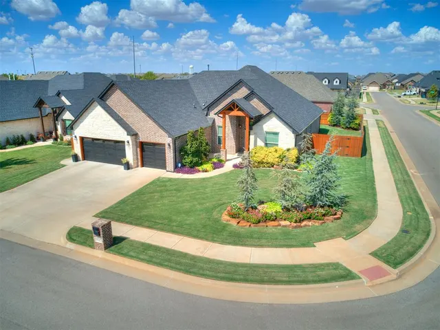 Front exterior — 9317 NW 82nd Street, Yukon, OK 73099