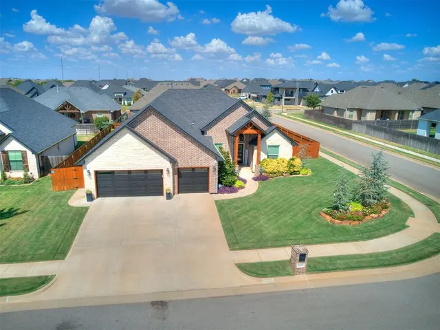 Photo 2 — 9317 NW 82nd Street, Yukon, OK 73099