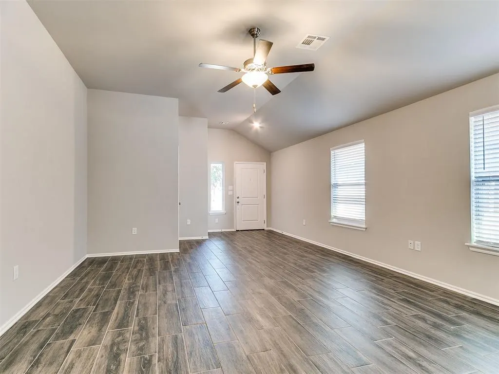 Photo 7 — 1301 Harvest Trail, Yukon, OK 73099