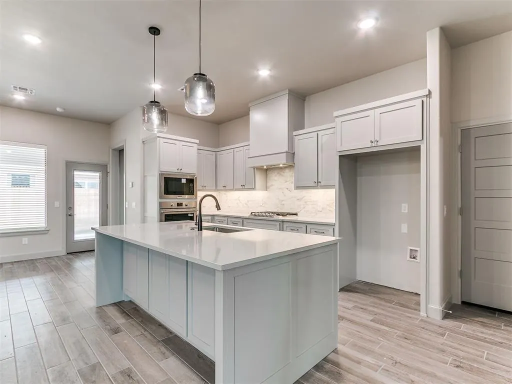 Photo 4 — 16108 Segovia Drive, Oklahoma City, OK 73170
