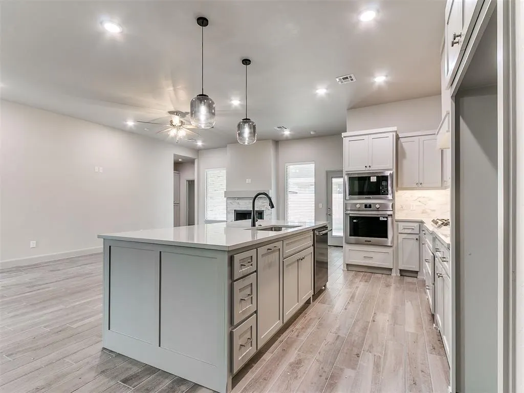 Photo 5 — 16108 Segovia Drive, Oklahoma City, OK 73170