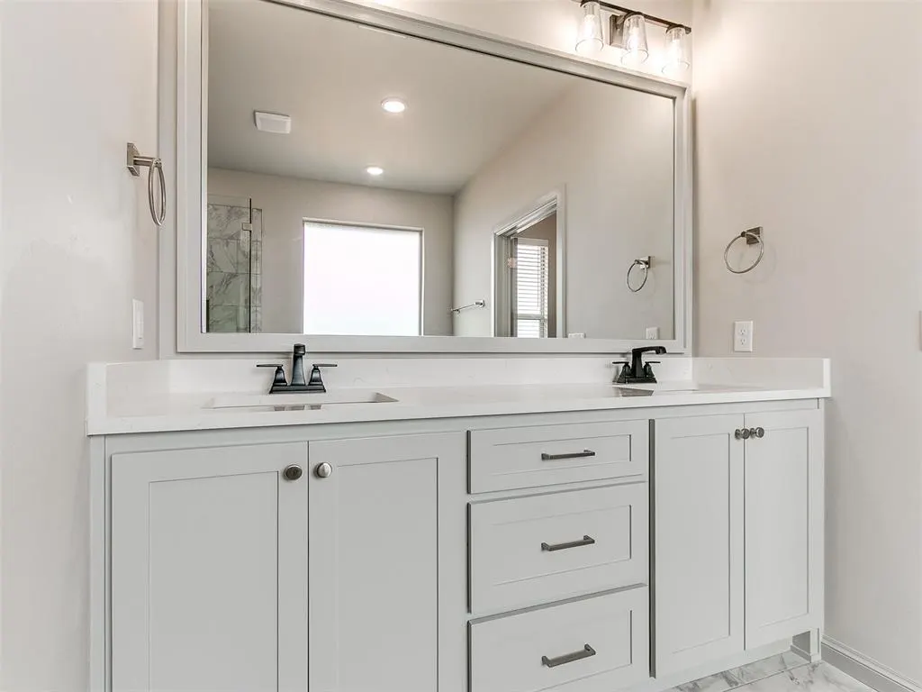 Photo 18 — 16108 Segovia Drive, Oklahoma City, OK 73170