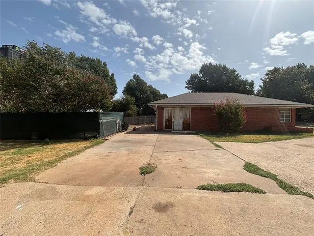 Photo 6 — 2065 NW 48th Street, Oklahoma City, OK 73118