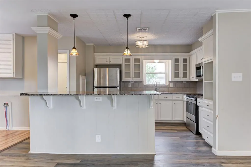 Photo 12 — 405 N Park Place, Guthrie, OK 73044