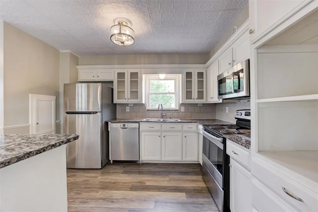 Photo 13 — 405 N Park Place, Guthrie, OK 73044