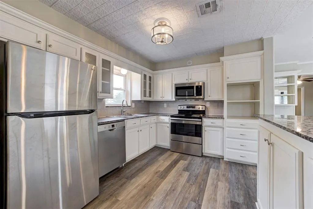 Photo 15 — 405 N Park Place, Guthrie, OK 73044