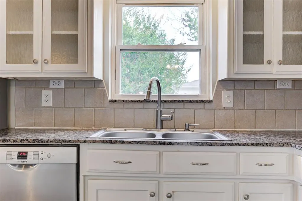 Photo 16 — 405 N Park Place, Guthrie, OK 73044
