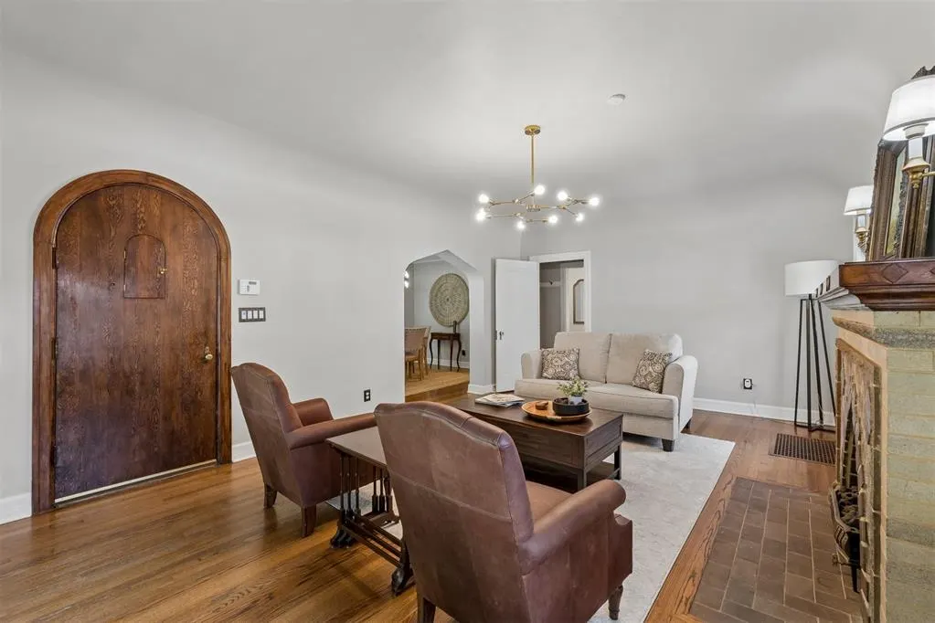 Photo 7 — 236 NW 34th Street, Oklahoma City, OK 73118