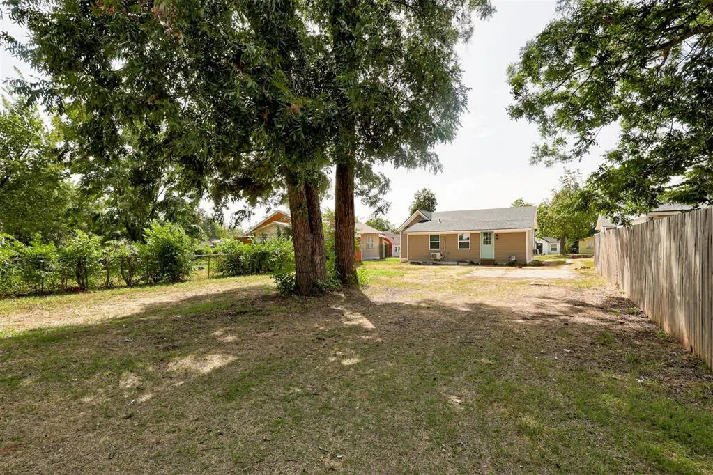 Photo 32 — 414 E Perkins Avenue, Guthrie, OK 73044