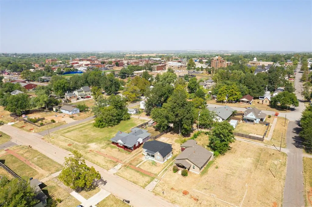 Photo 34 — 414 E Perkins Avenue, Guthrie, OK 73044