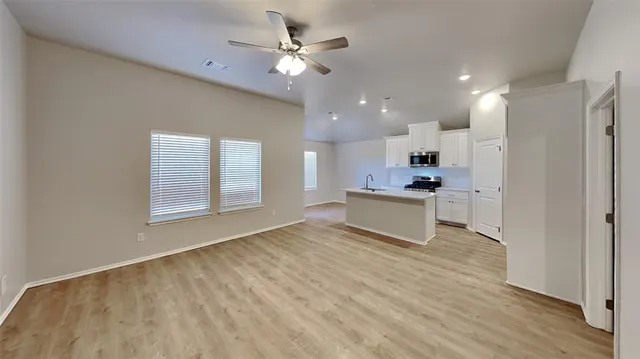 Photo 4 — 12709 Cortona Terrace, Yukon, OK 73099