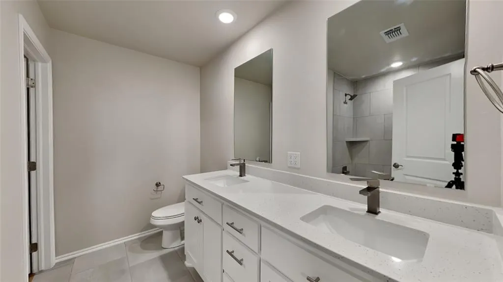 Photo 11 — 12709 Cortona Terrace, Yukon, OK 73099