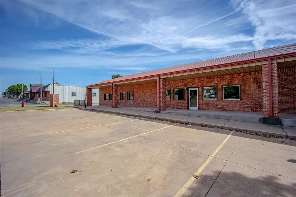 Photo 2 — 200 S Main Street, Blanchard, OK 73010