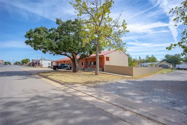 Photo 5 — 200 S Main Street, Blanchard, OK 73010