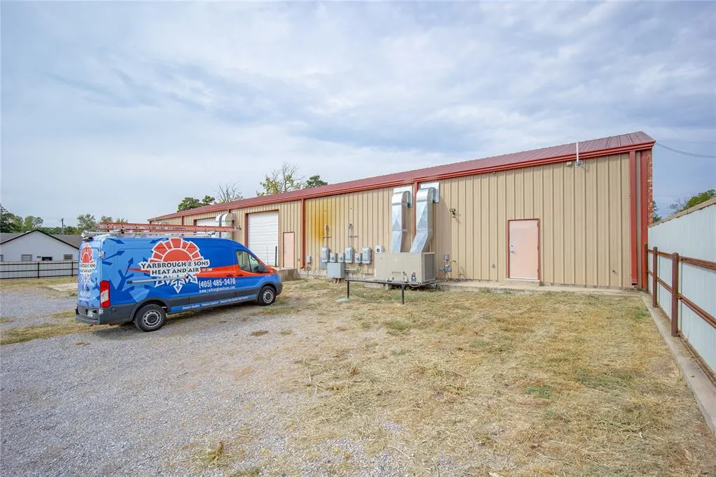 Photo 10 — 200 S Main Street, Blanchard, OK 73010