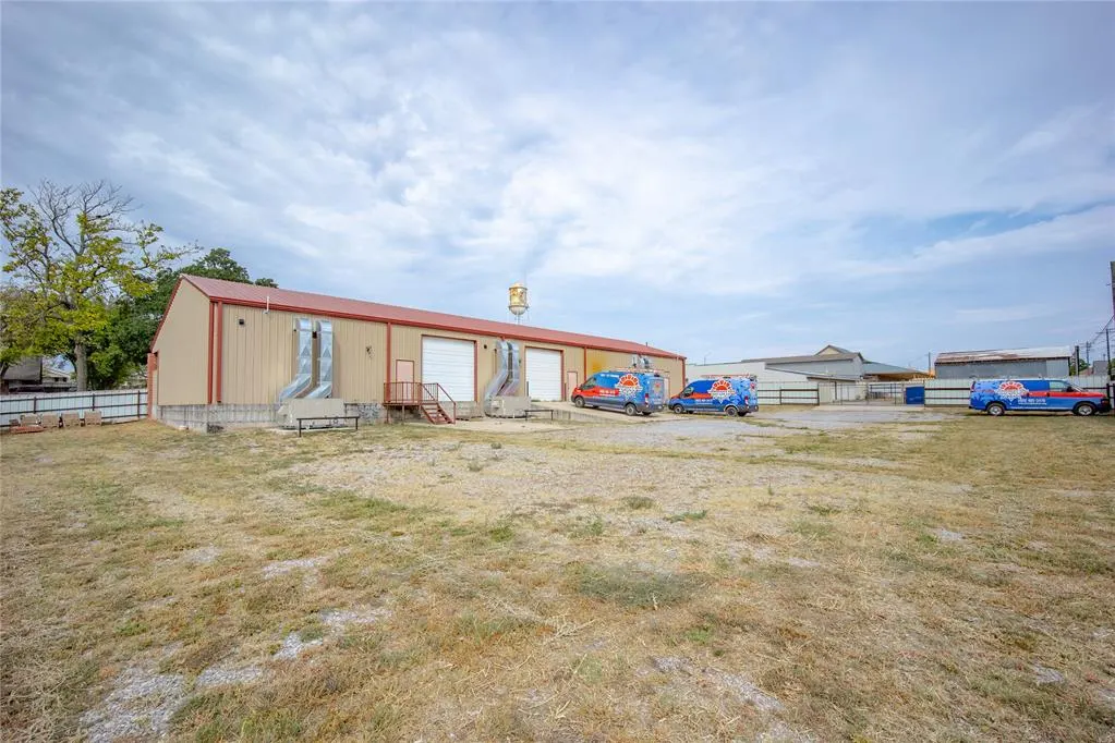 Photo 12 — 200 S Main Street, Blanchard, OK 73010