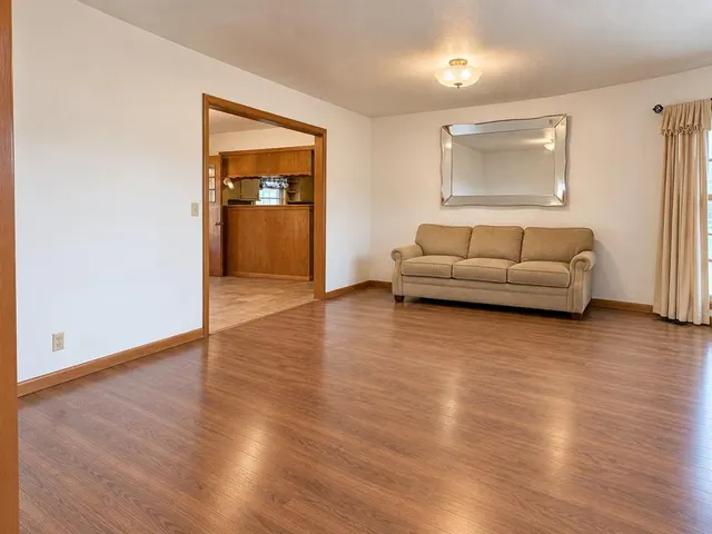 Photo 4 — 415 E Chestnut Road, Hollis, OK 73550