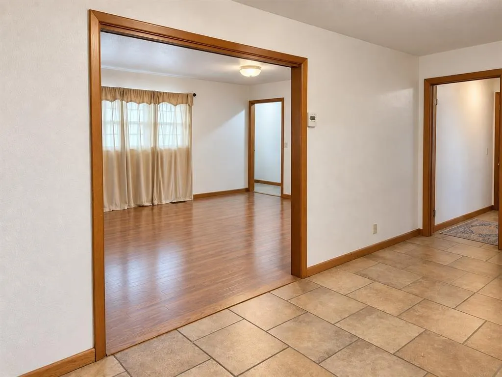 Photo 8 — 415 E Chestnut Road, Hollis, OK 73550
