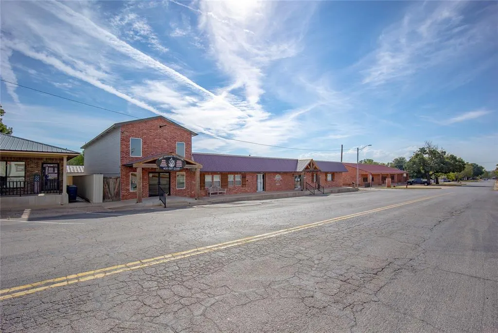 Photo 3 — 122 S Main Street, Blanchard, OK 73010