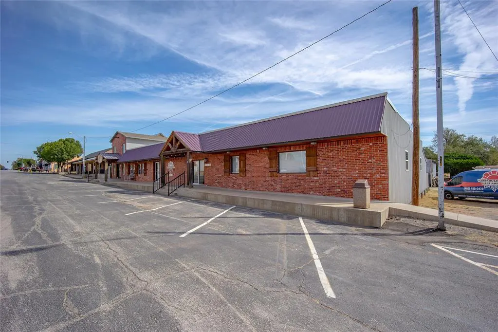 Photo 4 — 122 S Main Street, Blanchard, OK 73010