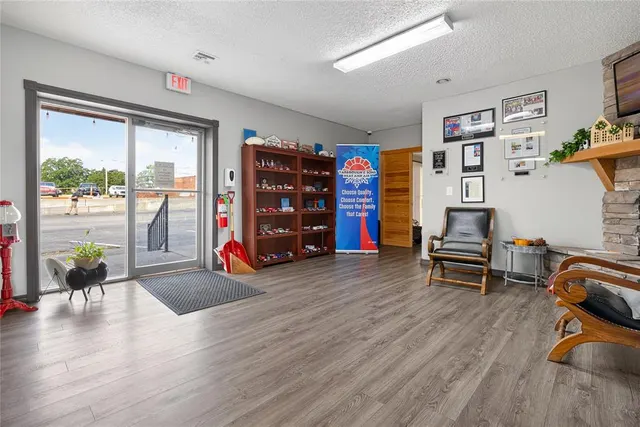 Photo 6 — 122 S Main Street, Blanchard, OK 73010