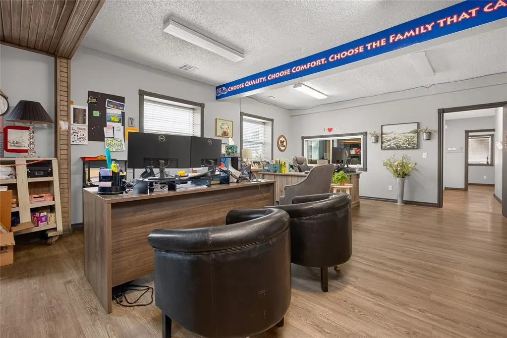 Photo 11 — 122 S Main Street, Blanchard, OK 73010