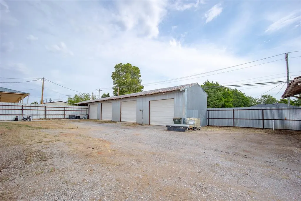 Photo 41 — 122 S Main Street, Blanchard, OK 73010