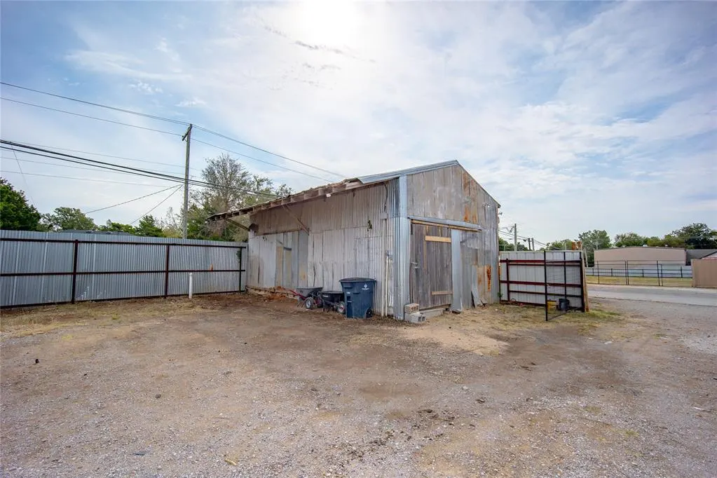 Photo 42 — 122 S Main Street, Blanchard, OK 73010