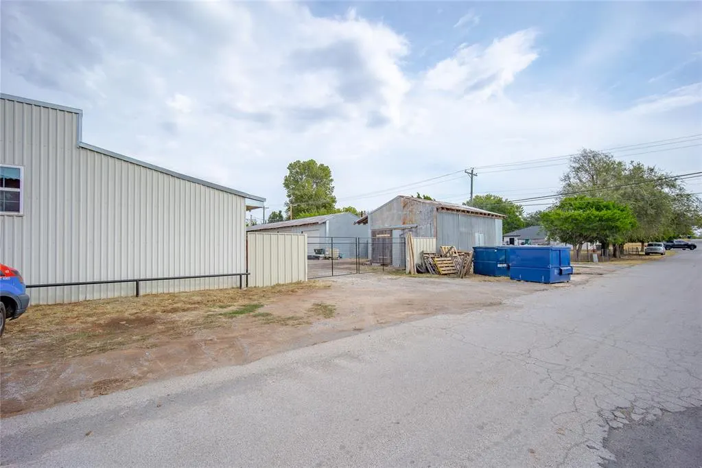 Photo 46 — 122 S Main Street, Blanchard, OK 73010