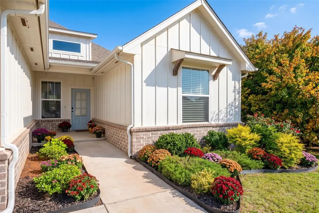 Photo 2 — 6296 NW 177th Street, Edmond, OK 73012