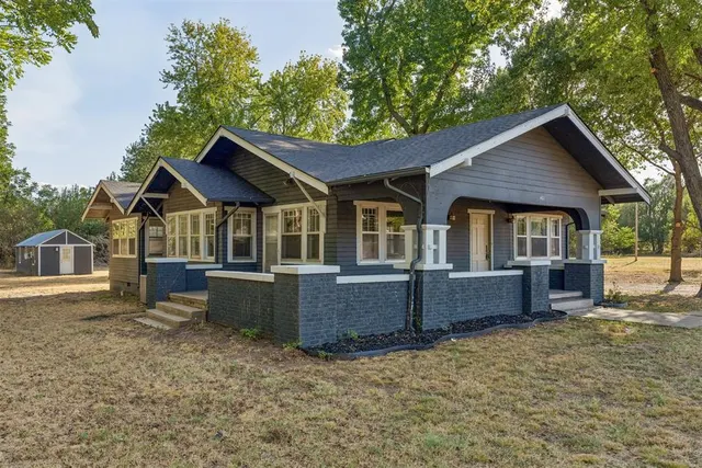Photo 3 — 401 E Van Buren Street, Crescent, OK 73028
