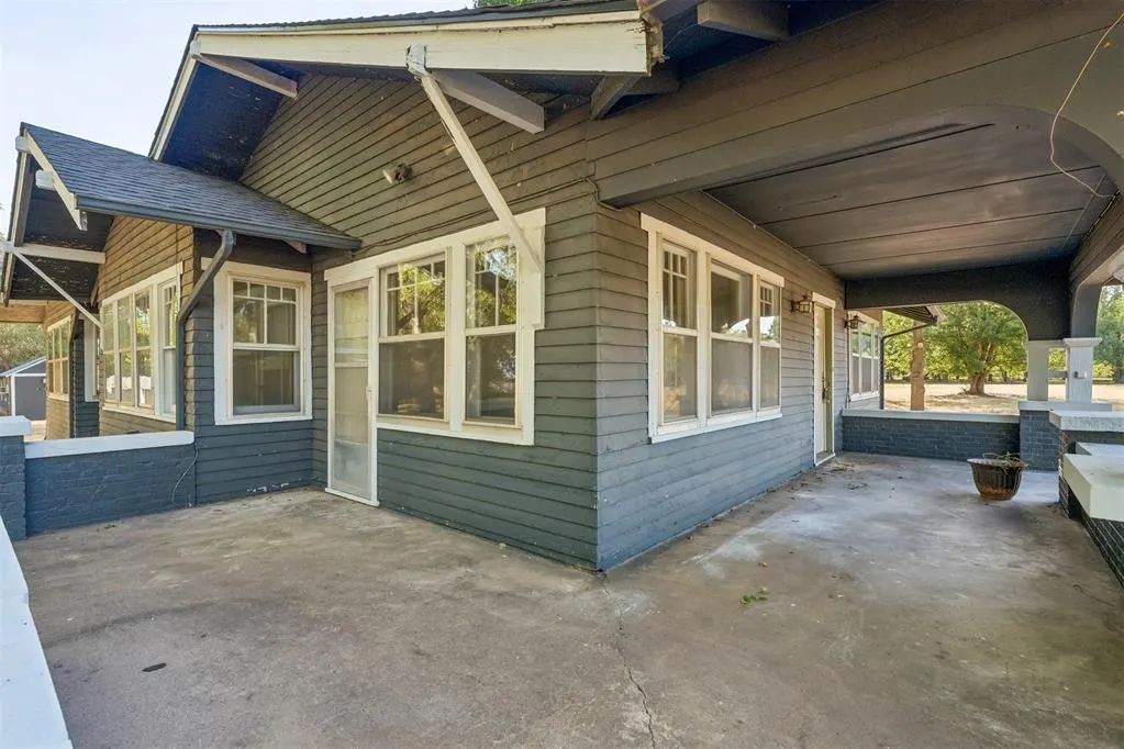 Photo 5 — 401 E Van Buren Street, Crescent, OK 73028