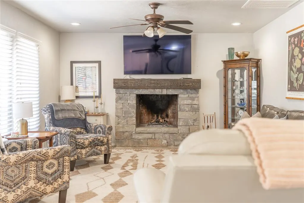 Photo 3 — 709 Rock Hollow Road, Edmond, OK 73034
