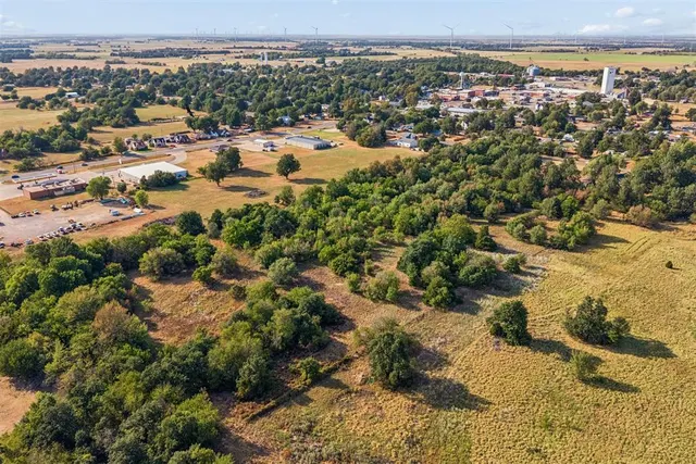 Photo 5 — E Van Buren Street, Crescent, OK 73028