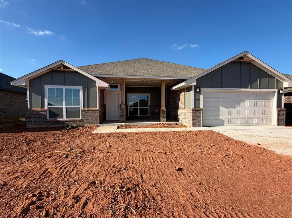 Front exterior — 3927 Abingdon Drive, Norman, OK 73026