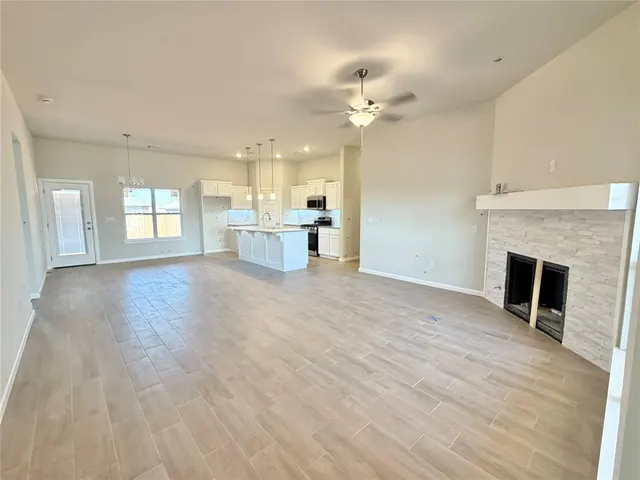 Photo 5 — 3927 Abingdon Drive, Norman, OK 73026
