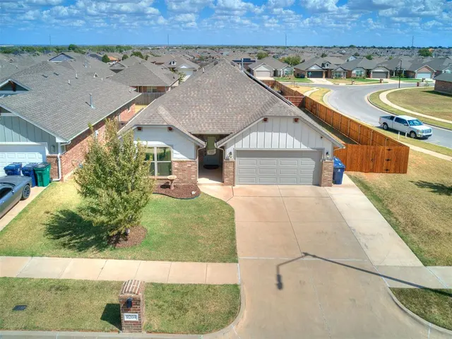 Photo 3 — 9204 Yassir Boulevard, Yukon, OK 73099