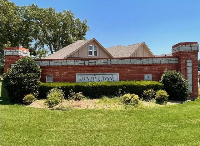 Photo 5 — 20694 Brush Creek Boulevard, Harrah, OK 73045