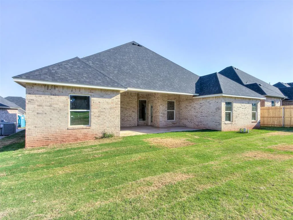 Photo 10 — 9324 SW 42nd Street, Oklahoma City, OK 73179