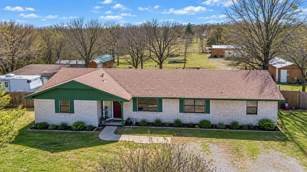 Photo 2 — 2857 Bussell Ridge Road, Ardmore, OK 73401
