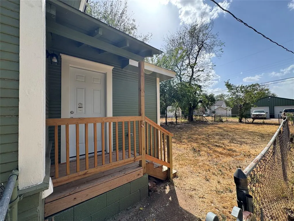 Photo 3 — 616 S Ellison Avenue, El Reno, OK 73036